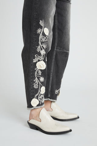 Barbara Barrel - Ravishing Rosettes Blk