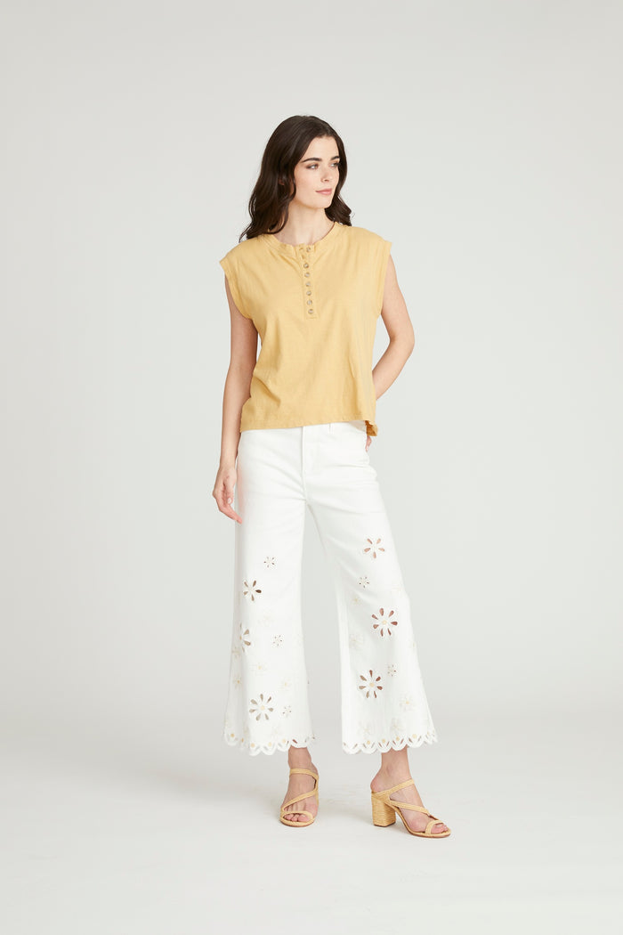 Martha Crop - White Doily Daisy