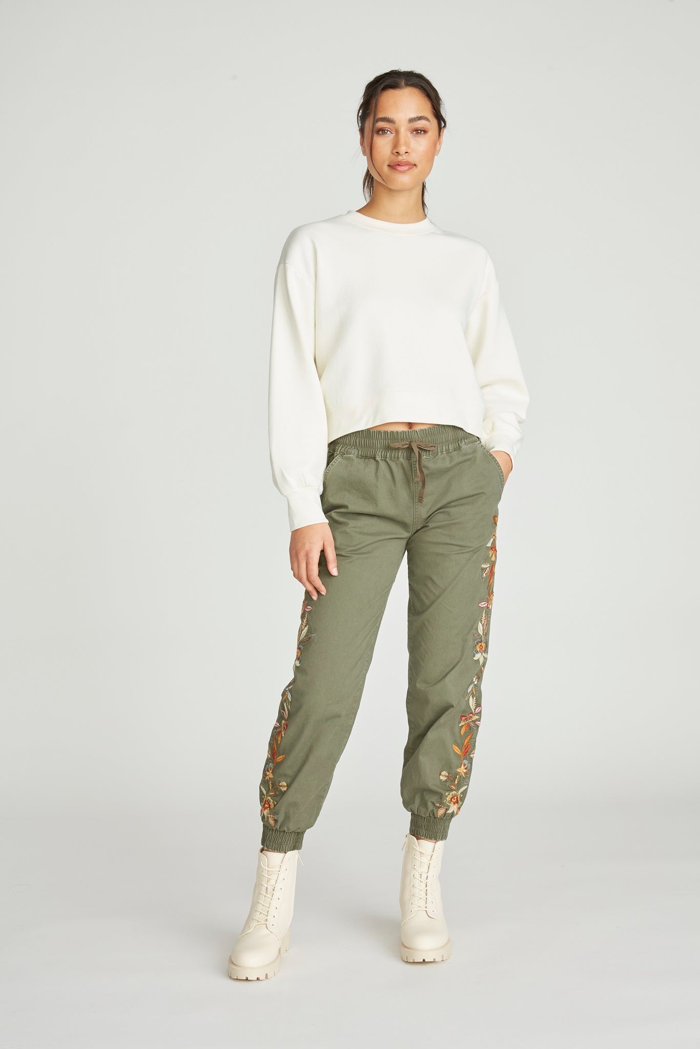 Jogger - Olive Feathery Leaf