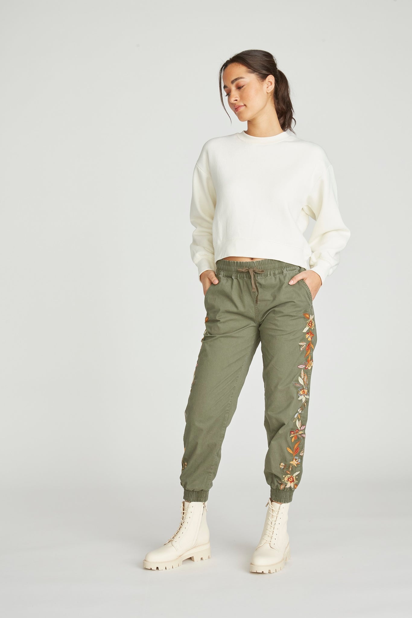 Jogger - Olive Feathery Leaf